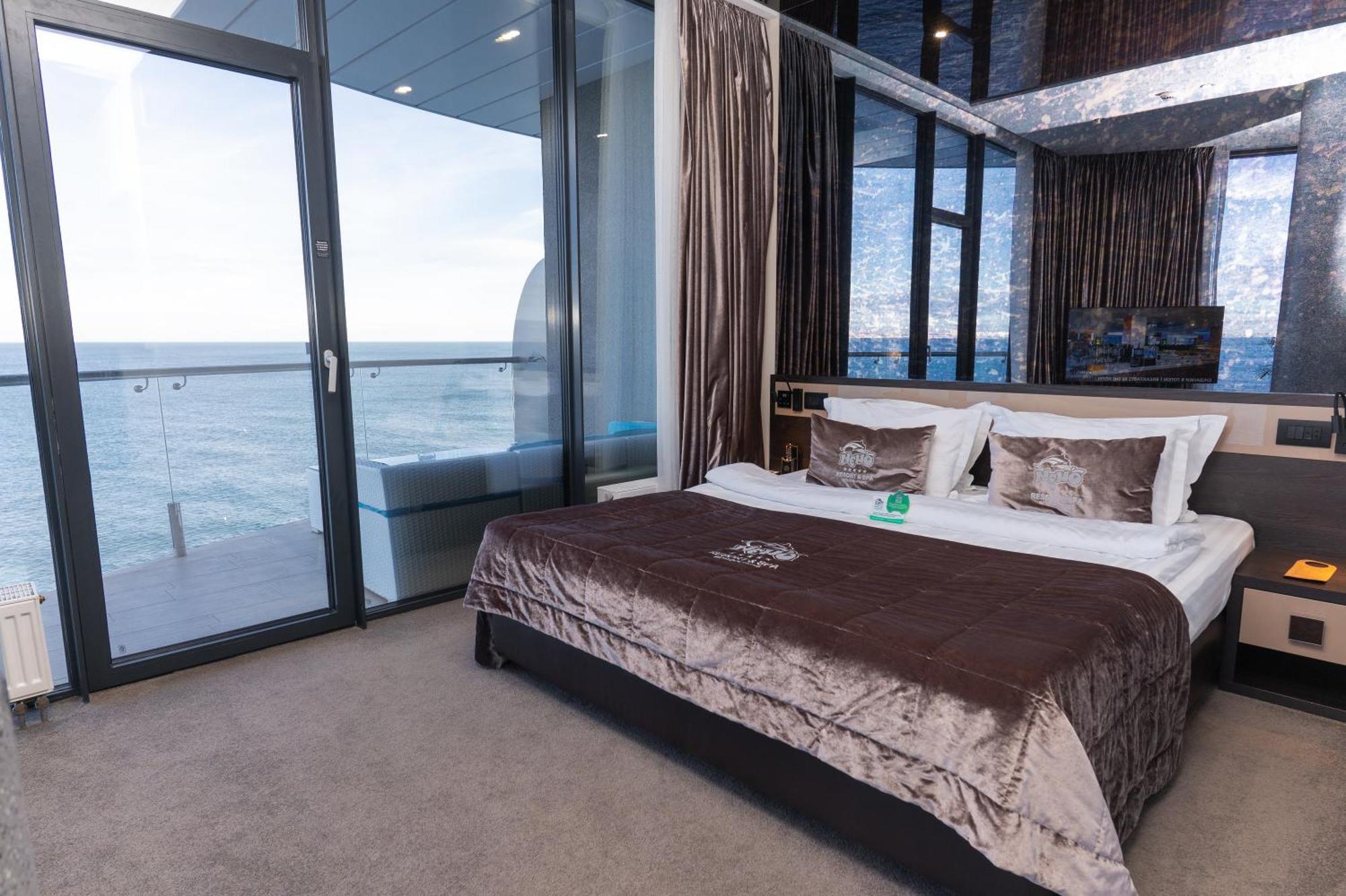 Nemo Hotel Resort & Spa Odesa Habitación foto Suite