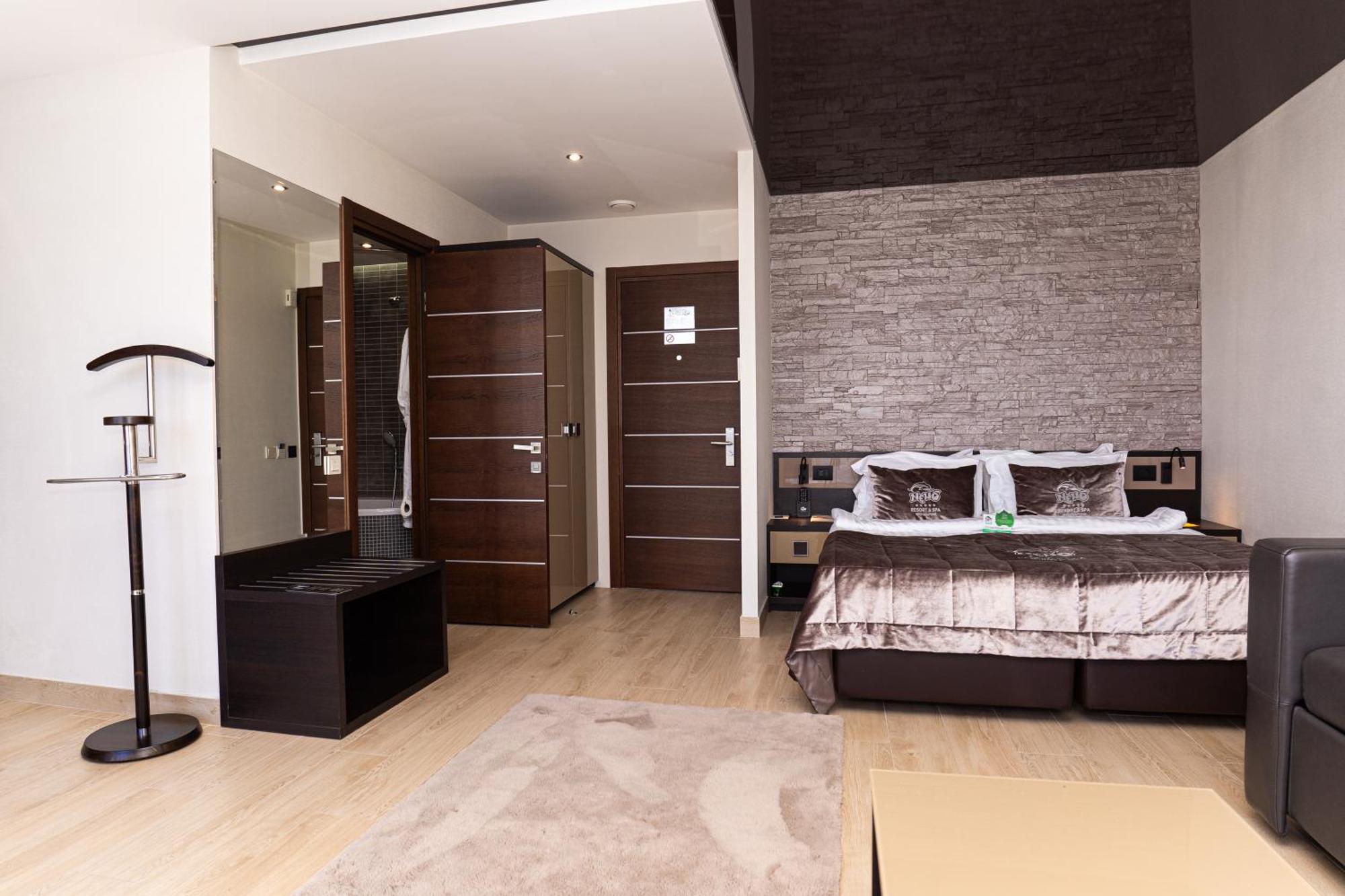 Nemo Hotel Resort & Spa Odesa Exterior foto A room at the hotel
