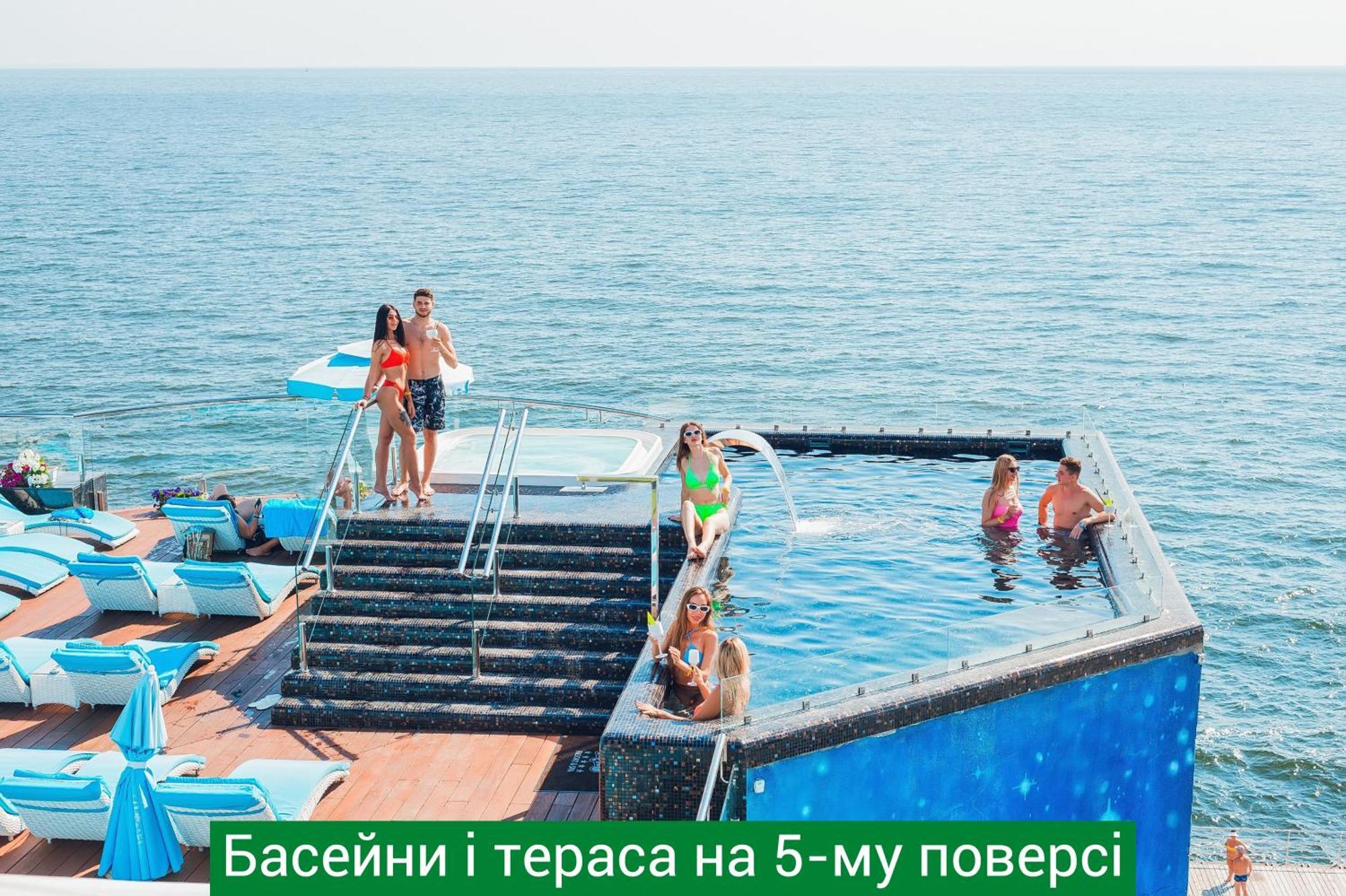 Nemo Hotel Resort & Spa Odesa Exterior foto Bathing and sunbathing on the 5-meter pier