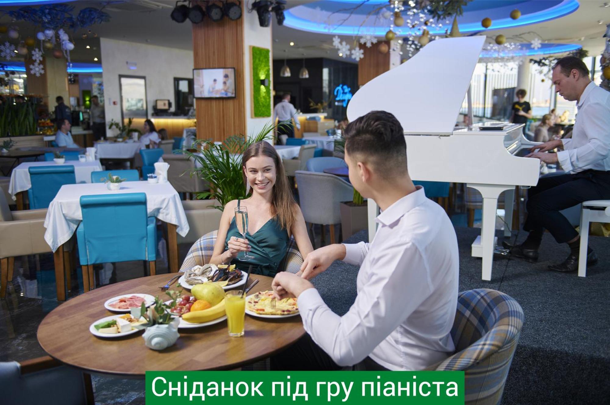 Nemo Hotel Resort & Spa Odesa Exterior foto Restaurant in the airport